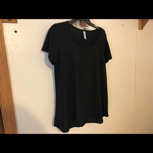 LuLaRoe CLASSIC TEE, size XL